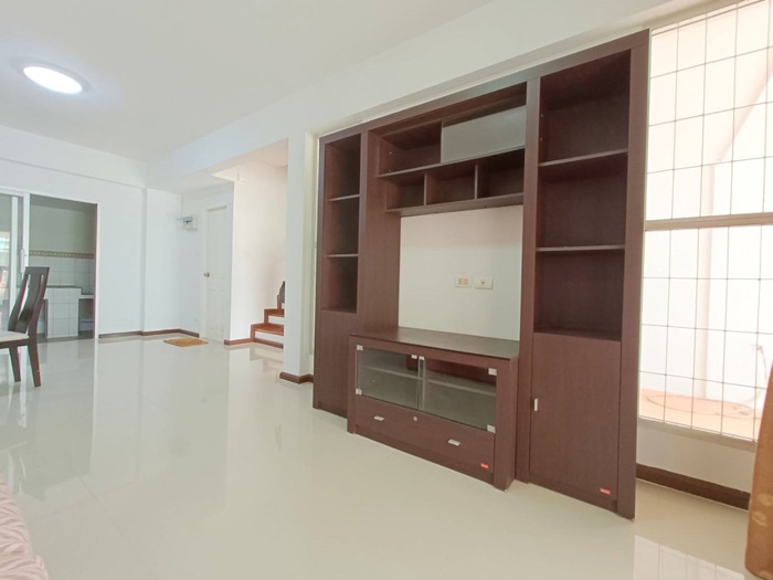 ขายด่วน ถูกสุดในโครงการ ทาวน์โฮม 3 ชั้น ศุภาลัยวิลล์ เอกมัย-รามอินทรา ซอยนวลจันทร์ 64 บ้านสวยแต่งใหม่ เฟอร์ครบ
